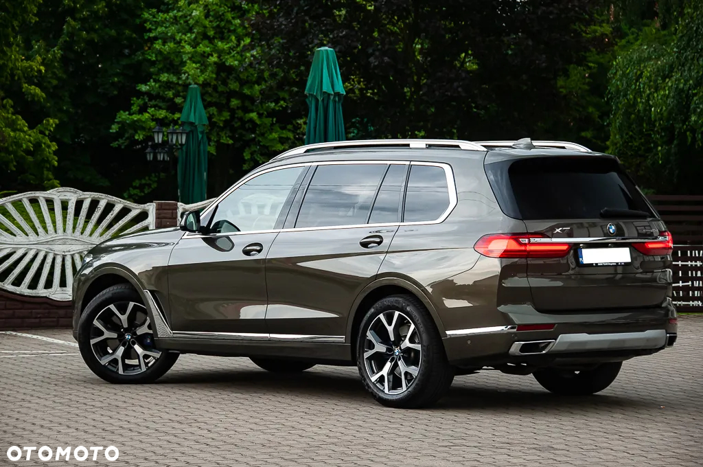 BMW X7 - 7