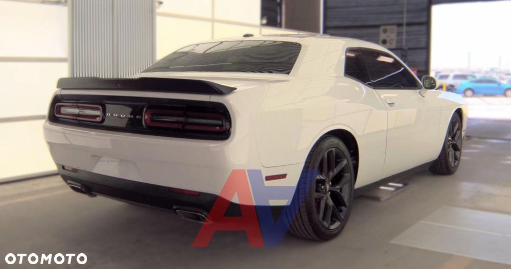 Dodge Challenger - 8