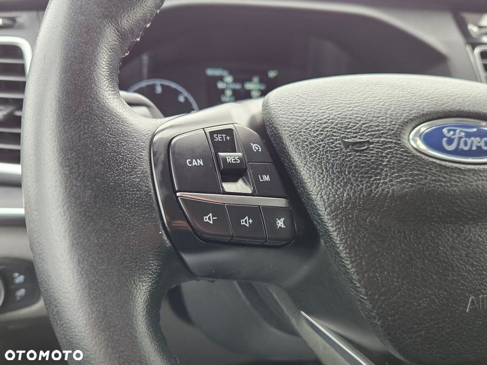 Ford Tourneo Custom - 25