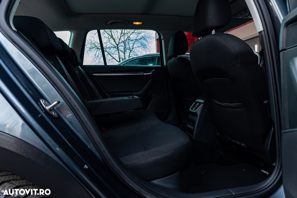 Skoda Octavia Combi 2.0 TDI (Green tec) 4x4 DSG Scout - 15