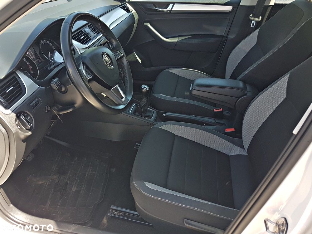 Skoda RAPID 1.6 TDI DPF Ambition - 13