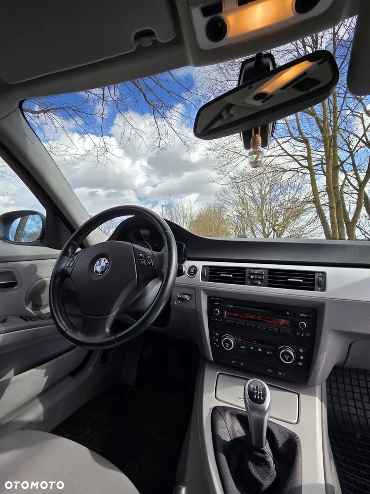BMW Seria 3 320d DPF - 8