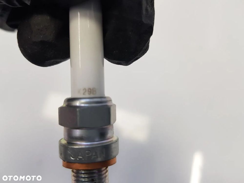 Świeca zapłonowa iskrowa laser NGK MERCEDES W206 W222 W213 W223 M254 M256 C238 A238 V223 V222 - 9