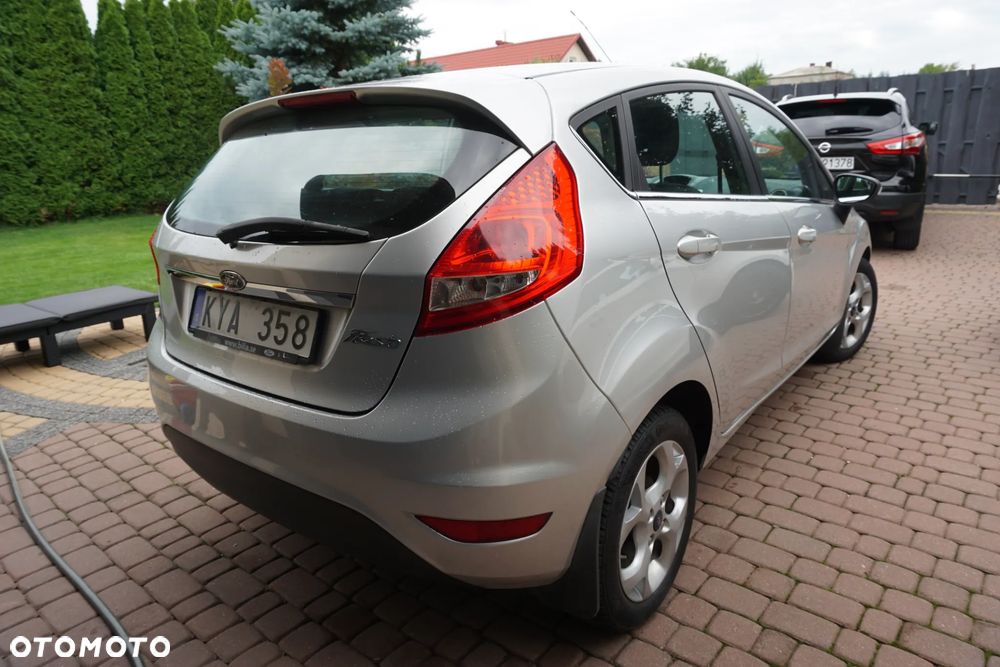 Ford Fiesta 1.25 Celebration - 11