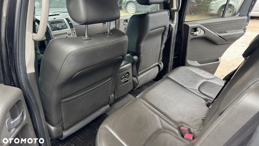 Nissan Pathfinder 2.5 DCi Elegance - 29