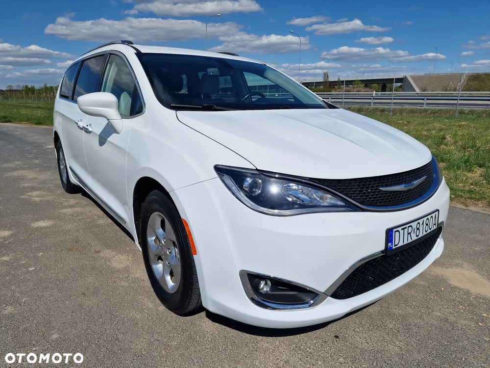 Chrysler Pacifica - 7
