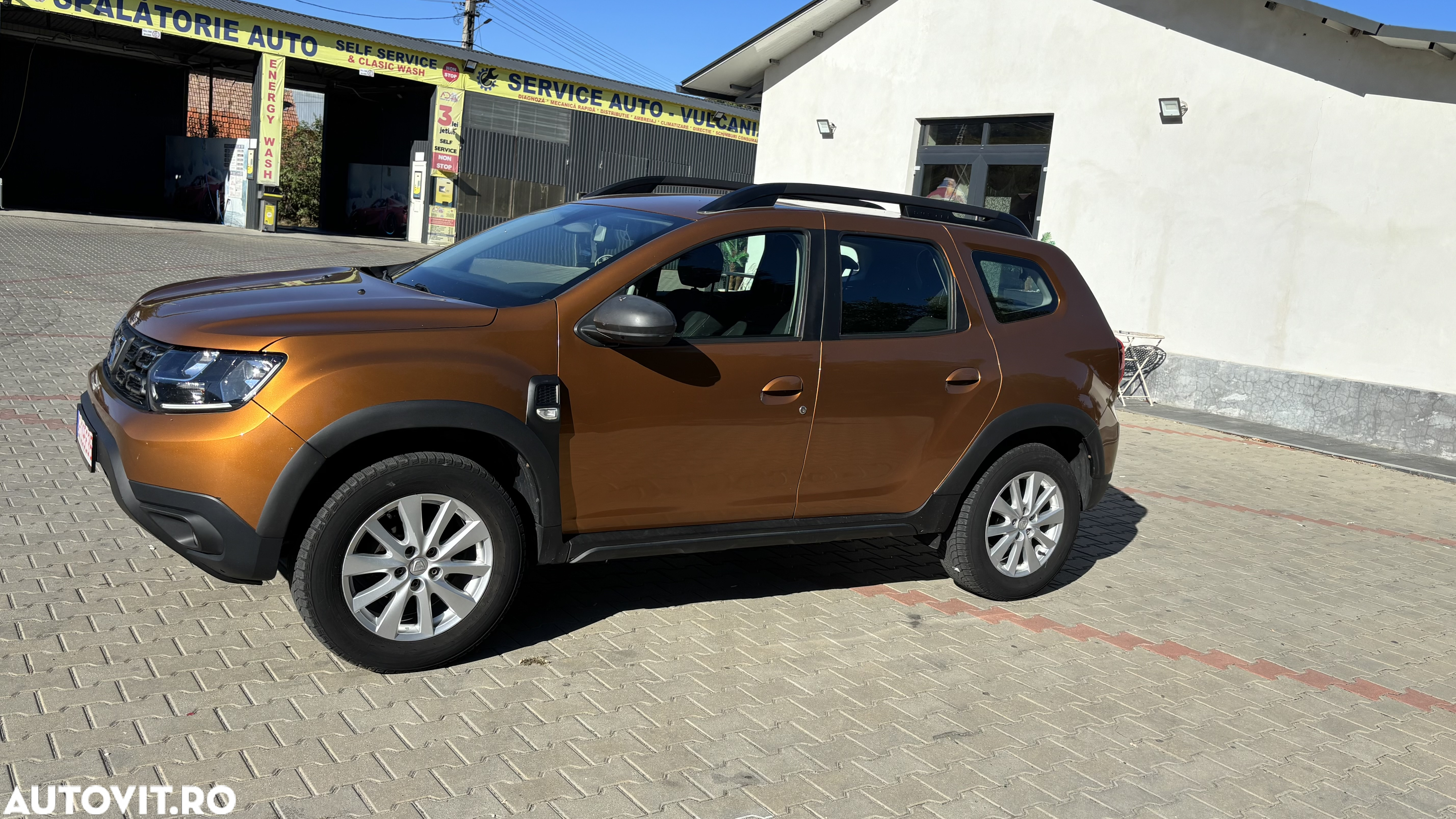 Dacia Duster 1.6 4x2 Laureate - 11