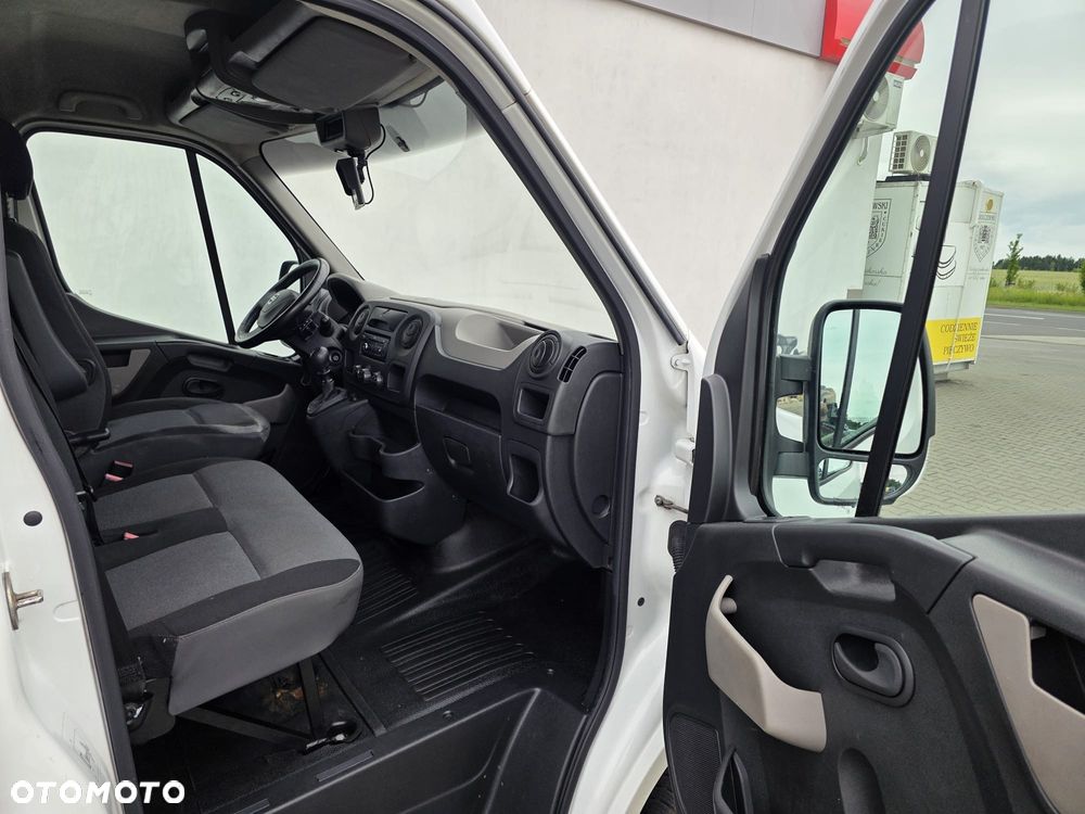Nissan NV400 - 6