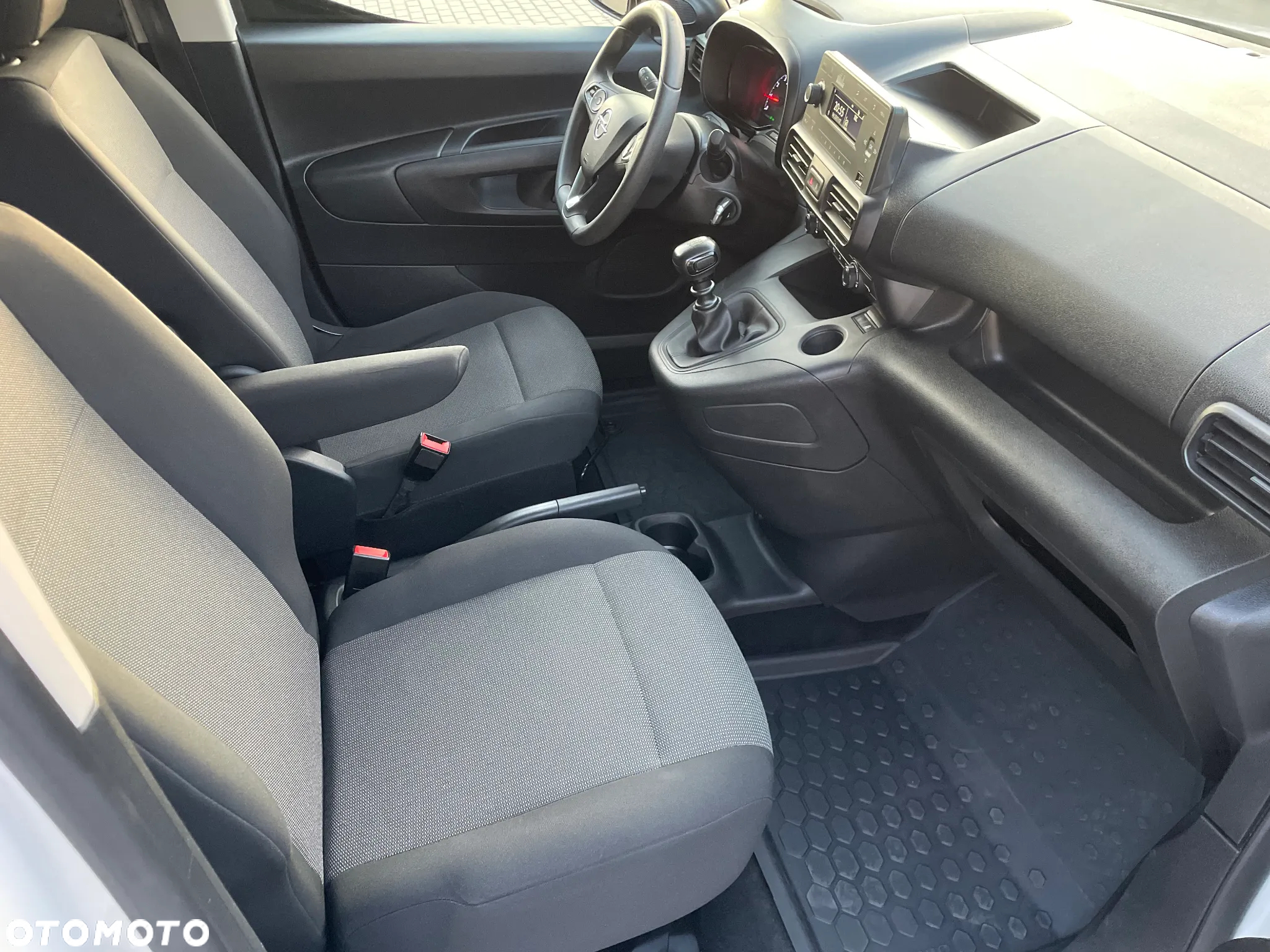 Opel COMBO XL MAXI LOONG 1.5 D 6 Biegów - 2