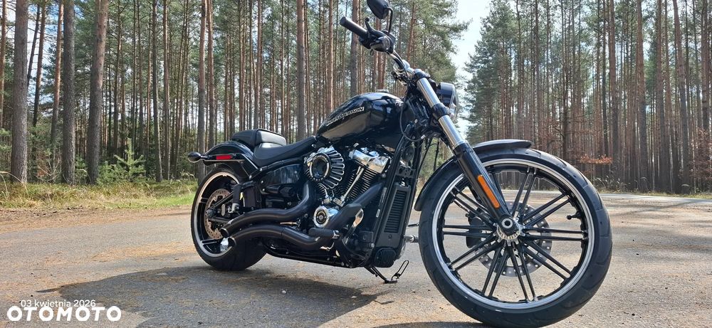 Harley-Davidson Softail Breakout - 13