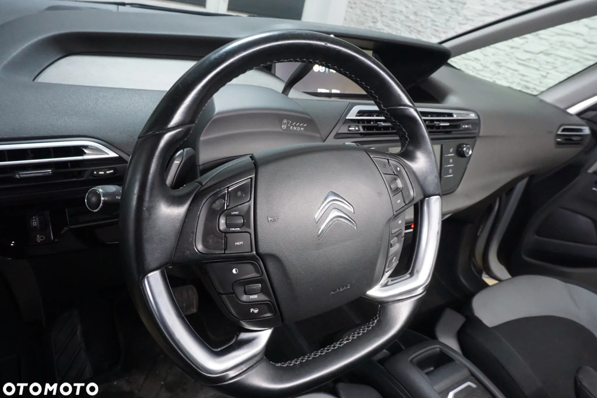 Citroën C4 Grand Picasso 1.6 BlueHDi MoreLife S&S EAT6 - 27