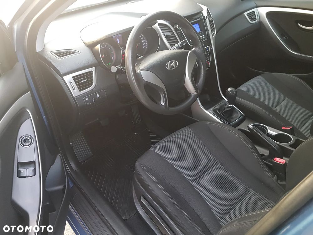 Hyundai i30 blue 1.4 Classic - 15