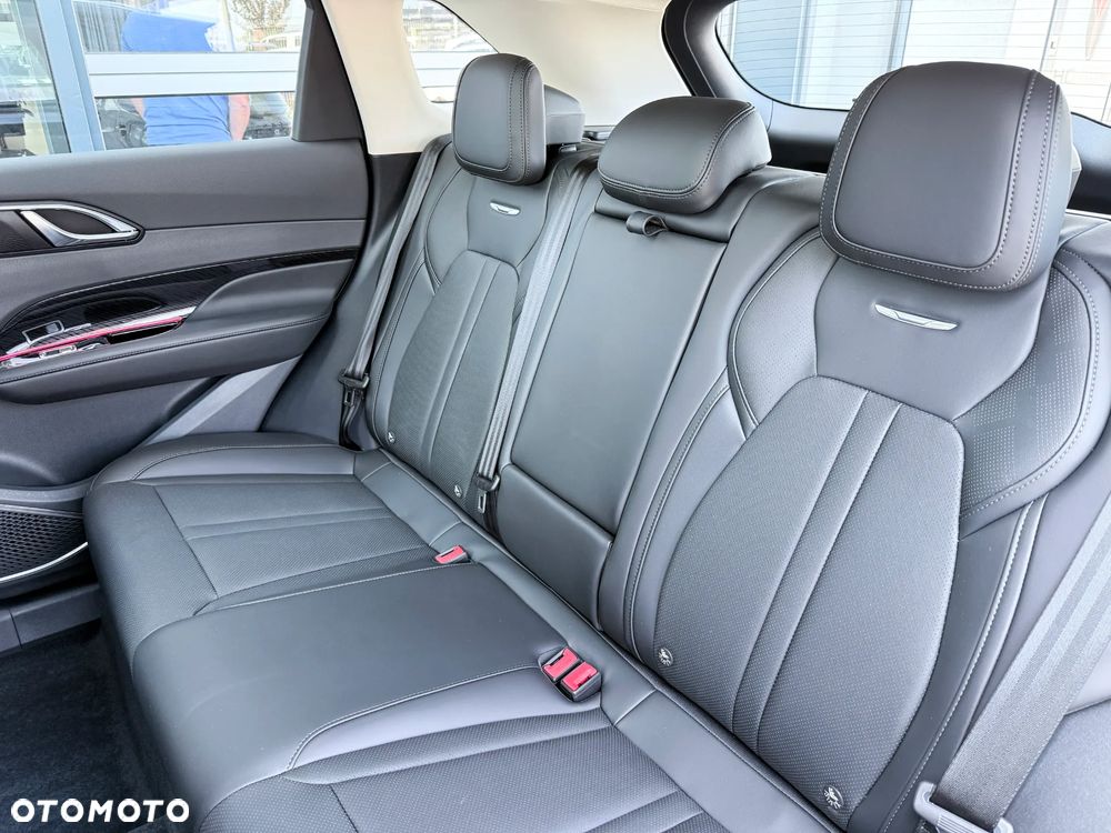 Hongqi HS3 - 30