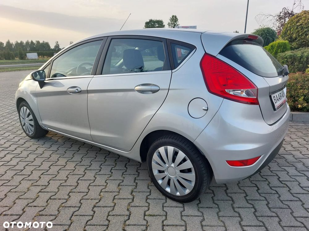 Ford Fiesta - 9