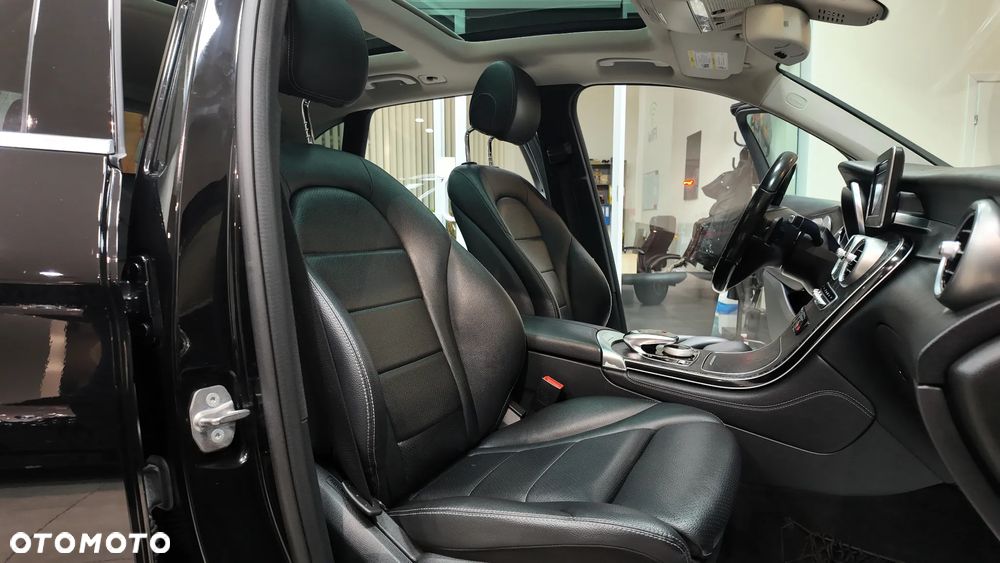 Mercedes-Benz GLC - 33