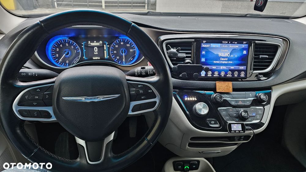 Chrysler Pacifica - 20