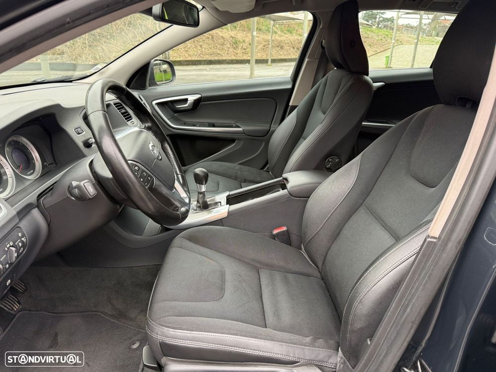 Volvo V60 1.6 D2 Drive Momentum Start/Stop - 9