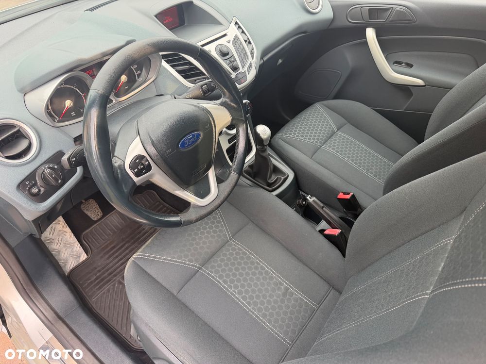 Ford Fiesta 1.25 Titanium - 24