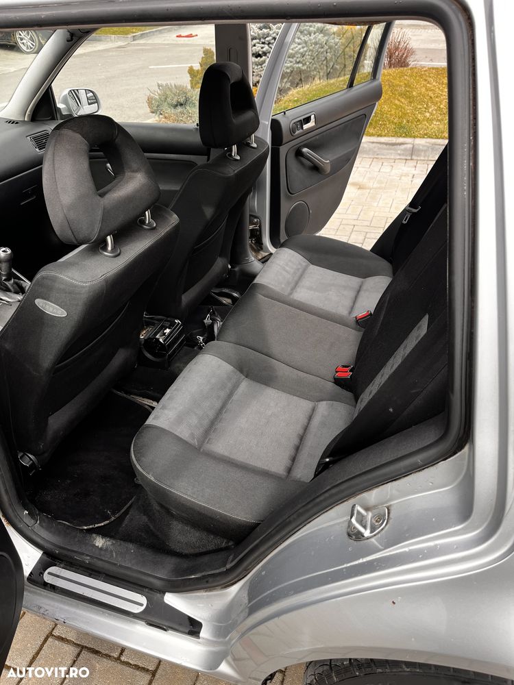 Volkswagen Bora 1.6 Basis - 9