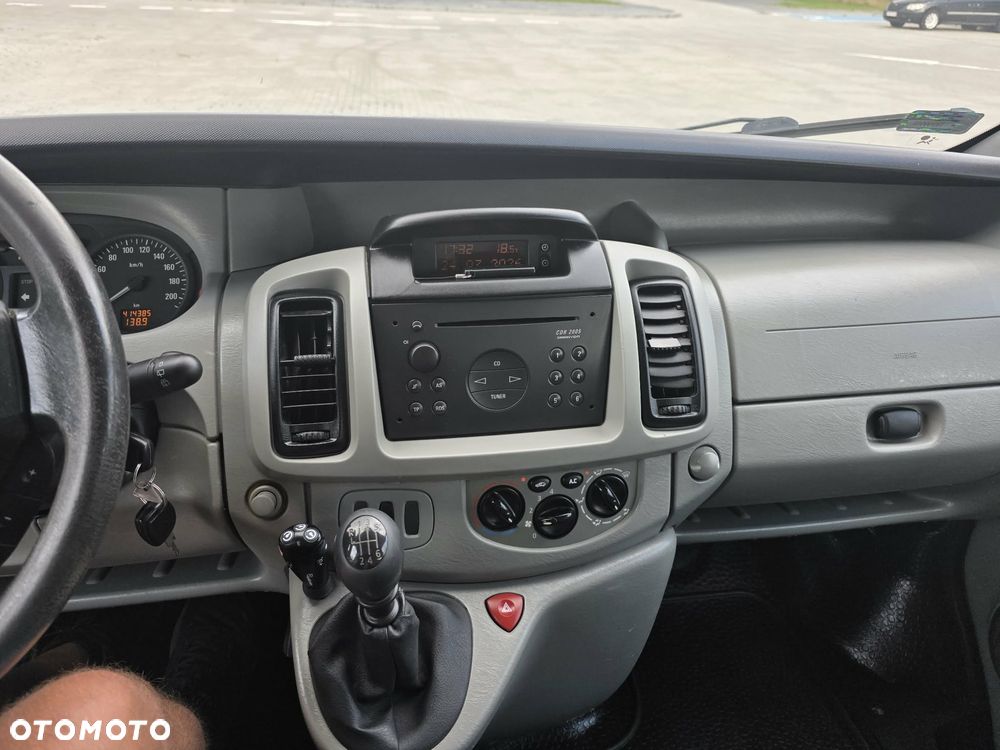 Opel Vivaro - 18