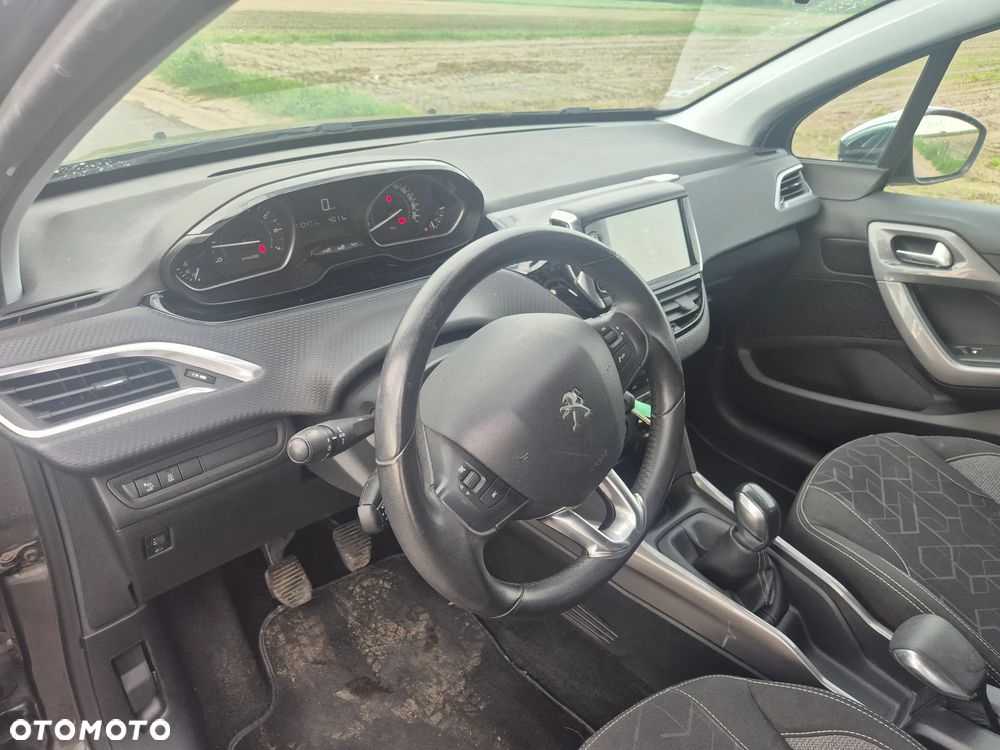 Peugeot 2008 1.2 Pure Tech Style - 8