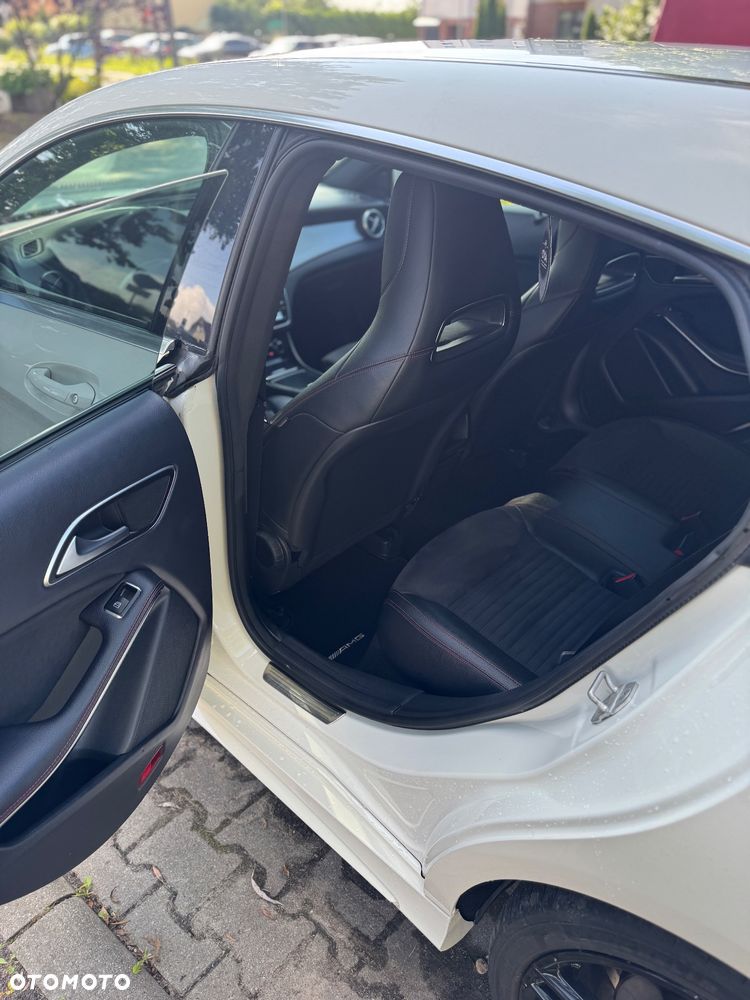 Mercedes-Benz CLA 200 7G-DCT AMG Line - 11