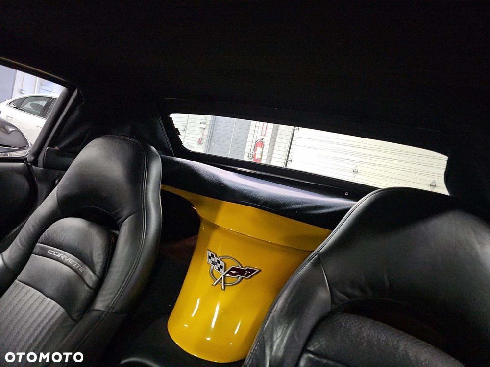 Chevrolet Corvette - 8