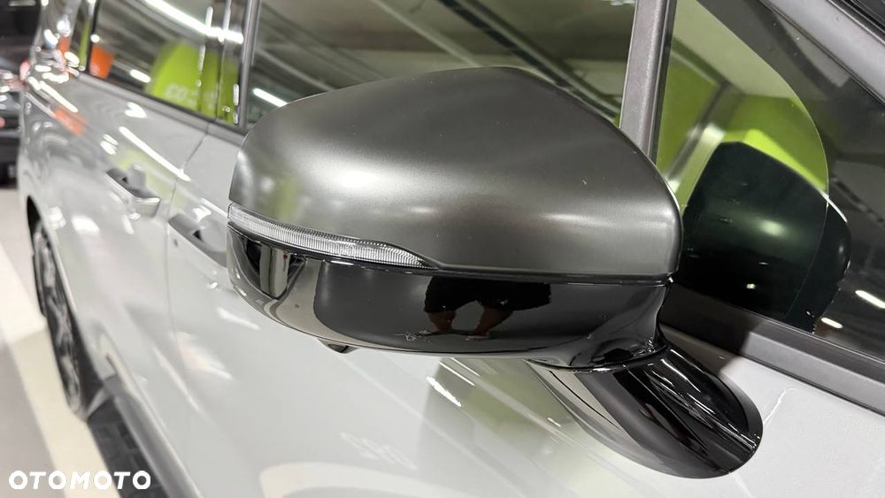 Kia Carnival - 14