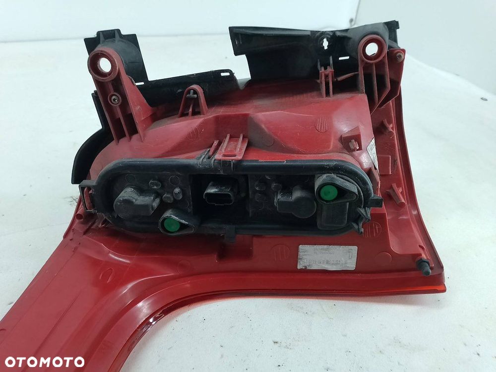 LAMPA TYLNA PRAWA PEUGEOT 5008 9672666680 - 6