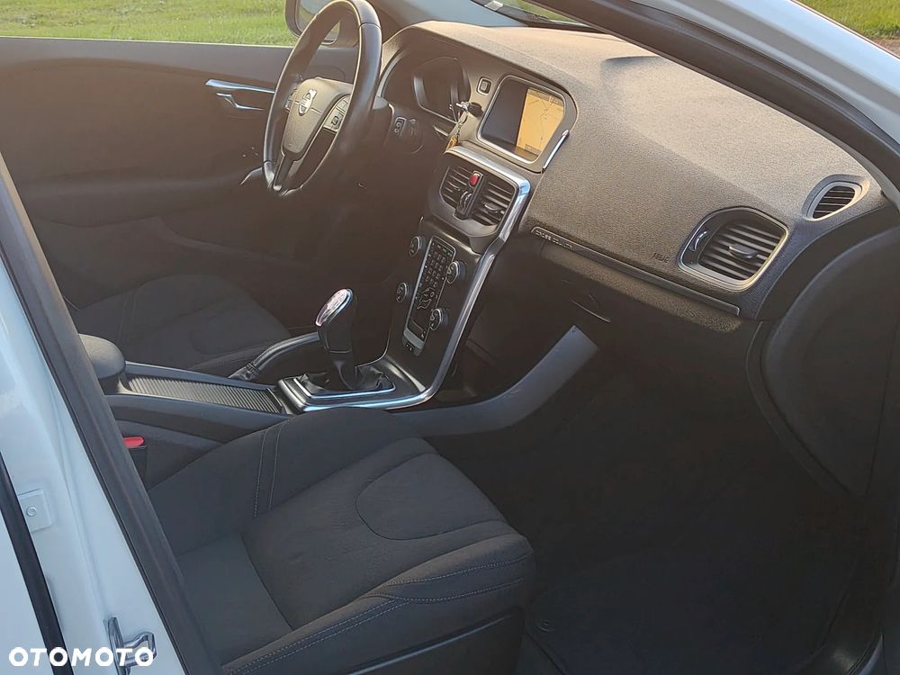 Volvo V40 Cross Country - 33
