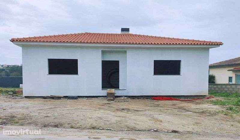 Moradia isolada em fase de acabamentos - Grande imagem: 3/7