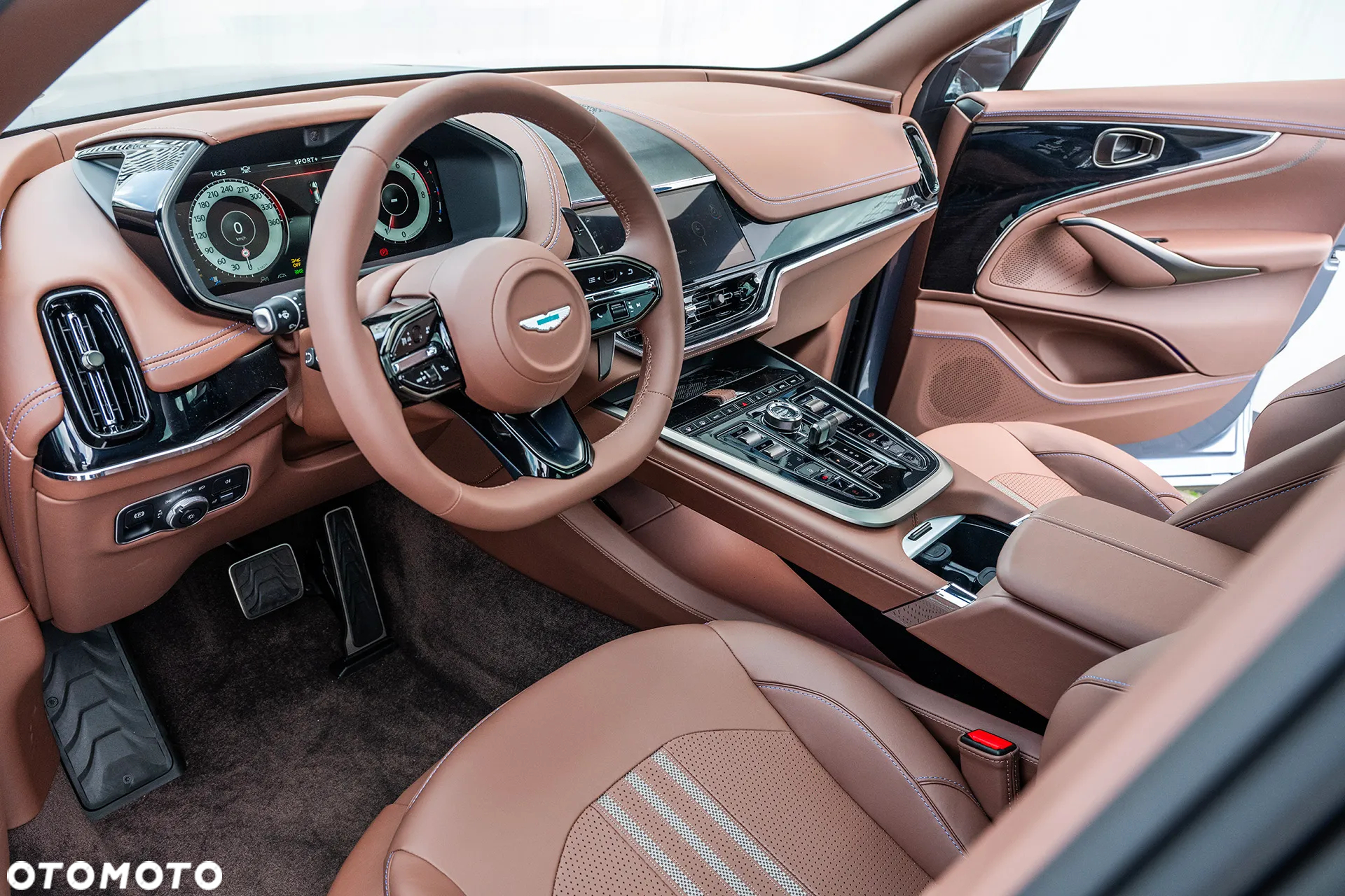 Aston Martin DBX707 - 8
