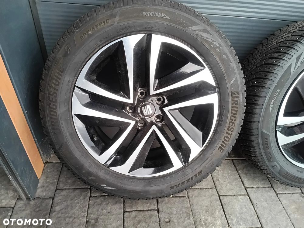 Koła Felgi Aluminiowe opony zimowe 5FJ601025C VW Seat Tarraco Skoda Audi R18 235/55 - 2