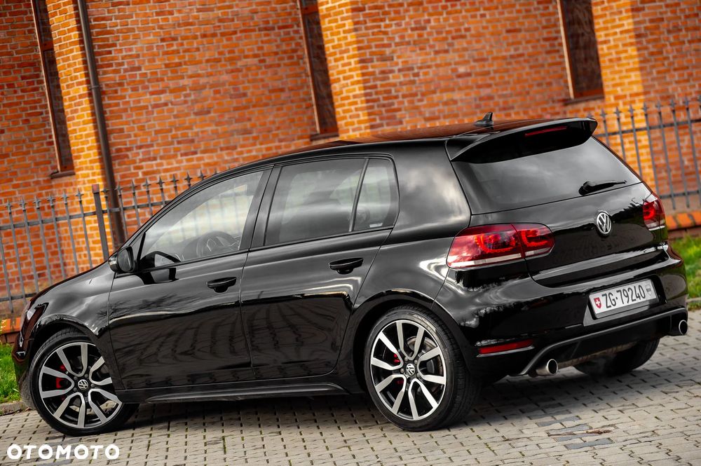 Volkswagen Golf 2.0 GTI DSG adidas - 14