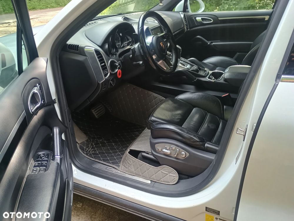 Porsche Cayenne - 23