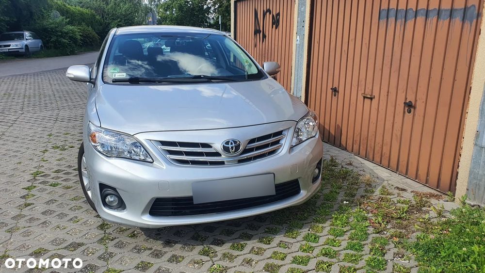 Toyota Corolla 1.6 Premium + - 10