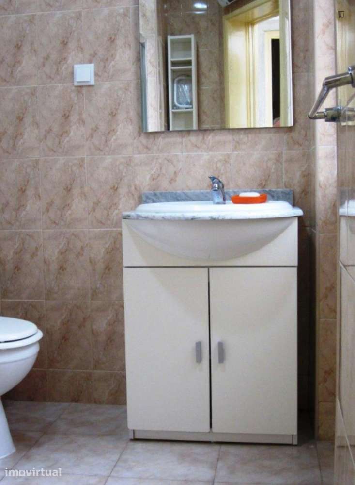 Quarto - localizado em Alcântara Lisbon - Grande imagem: 3/14