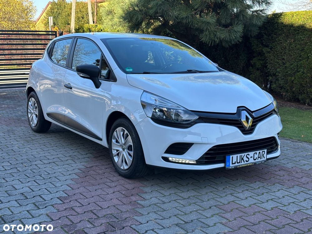 Renault Clio 1.2 16V 75 Limited - 11