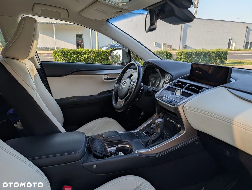 Lexus NX 300 Comfort AWD - 8