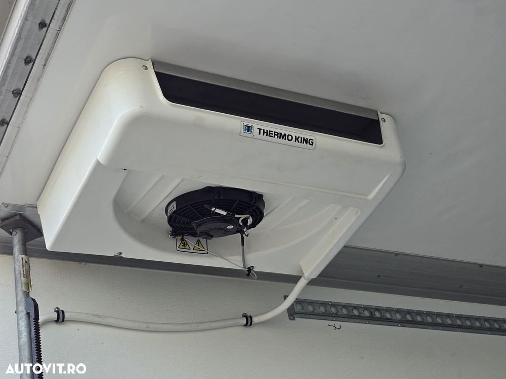 Mercedes-Benz Sprinter - 17