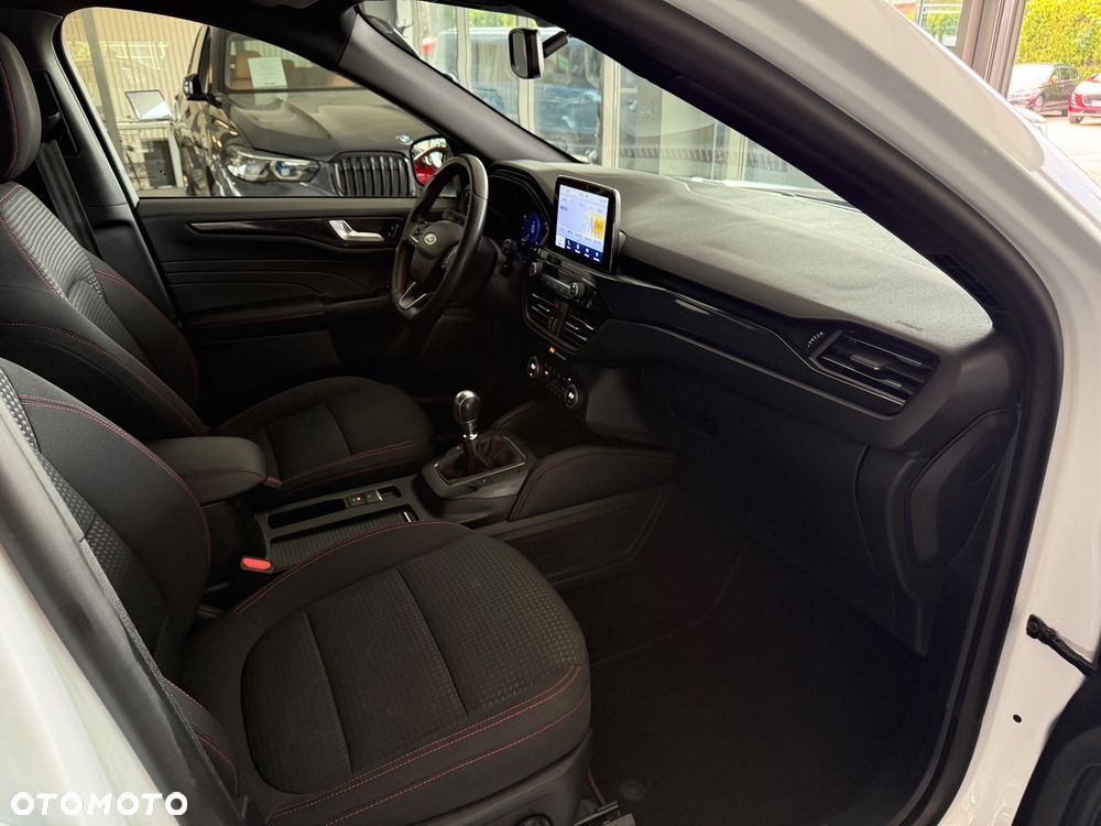 Ford Kuga 2.0 EcoBlue mHEV FWD ST-Line - 35