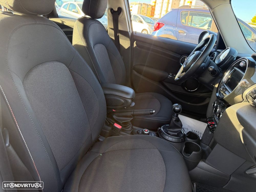 MINI 5 Portas Cooper D - 12