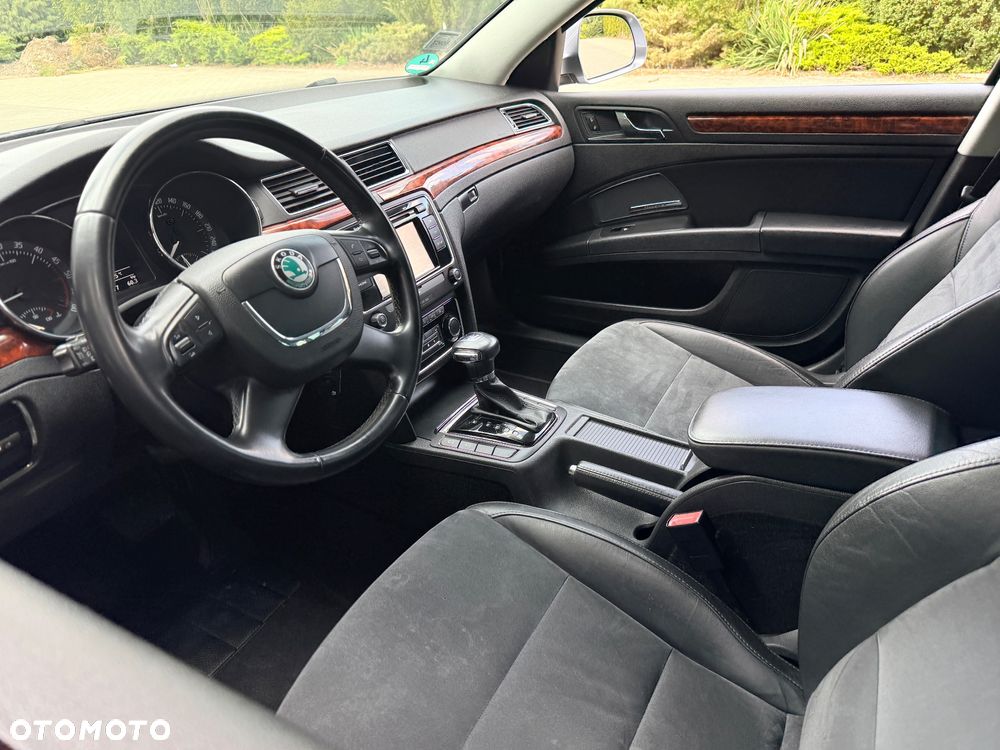 Skoda Superb 2.0 TDI Green tec DSG Elegance - 11