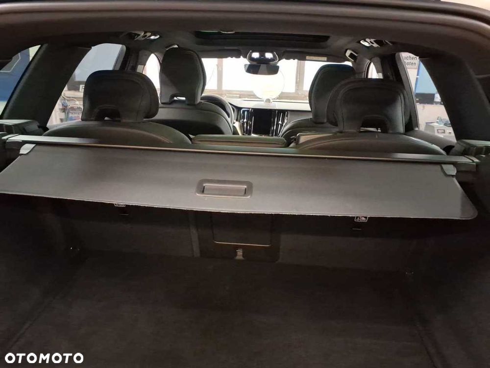 Volvo XC 60 B5 D AWD Ultimate Dark - 23