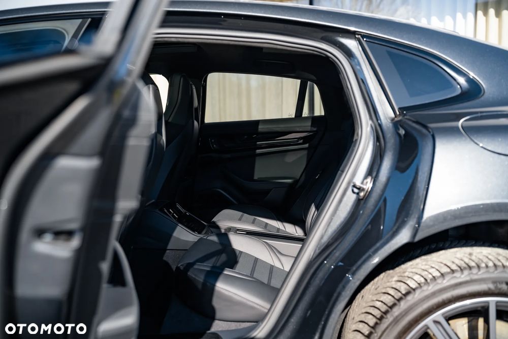 Porsche Panamera - 22