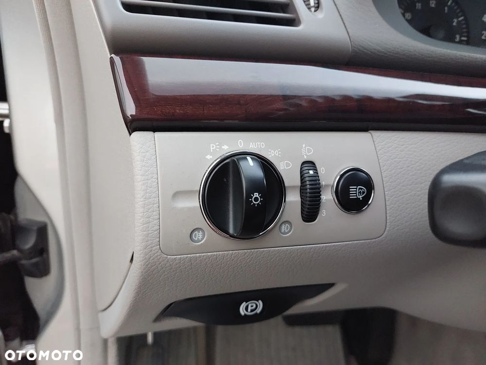 Mercedes-Benz Klasa E - 26