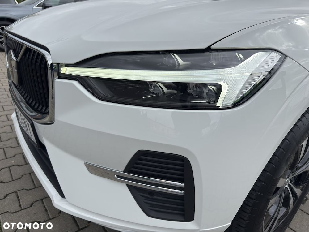 Volvo XC 60 B4 D AWD Geartronic Momentum Pro - 16