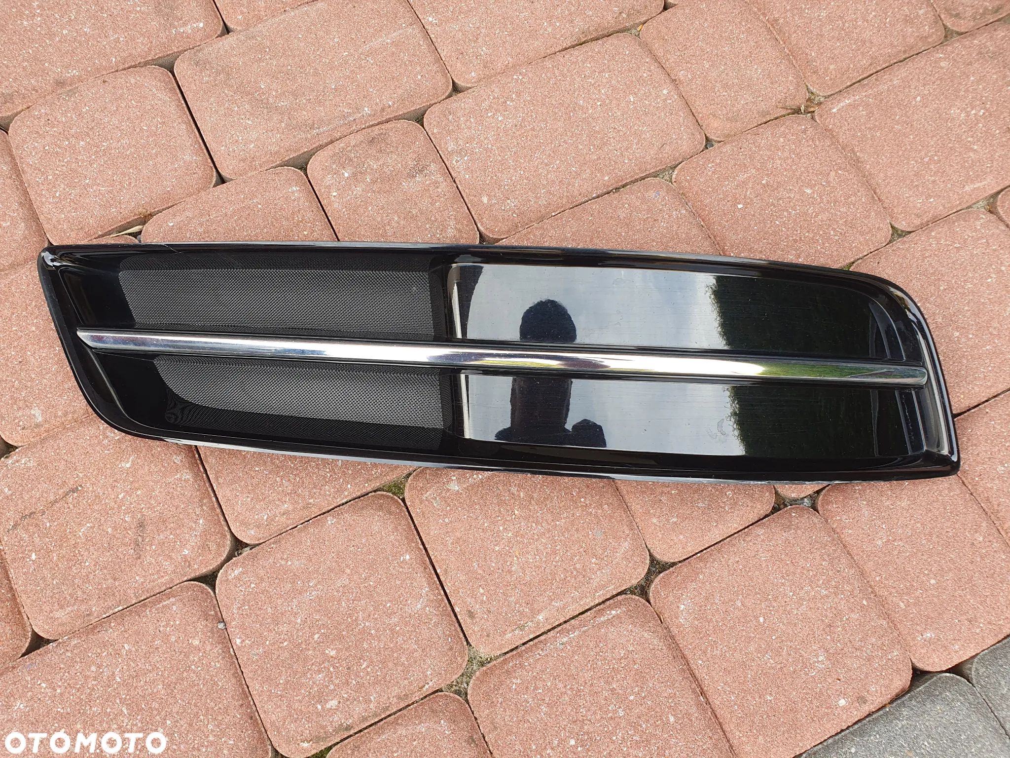 AUDI A3 8P kratka atrapa zaslepka zderzaka przedniego prawy przod 8P0807682H - 1