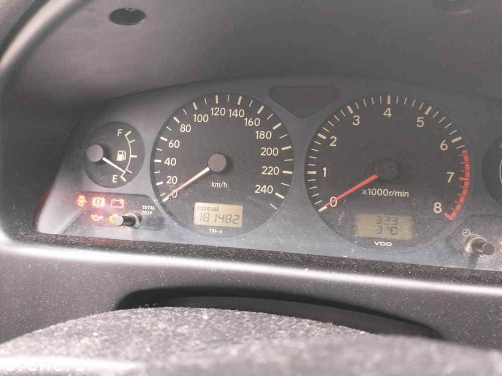 Toyota Avensis 2.0 Sol - 8