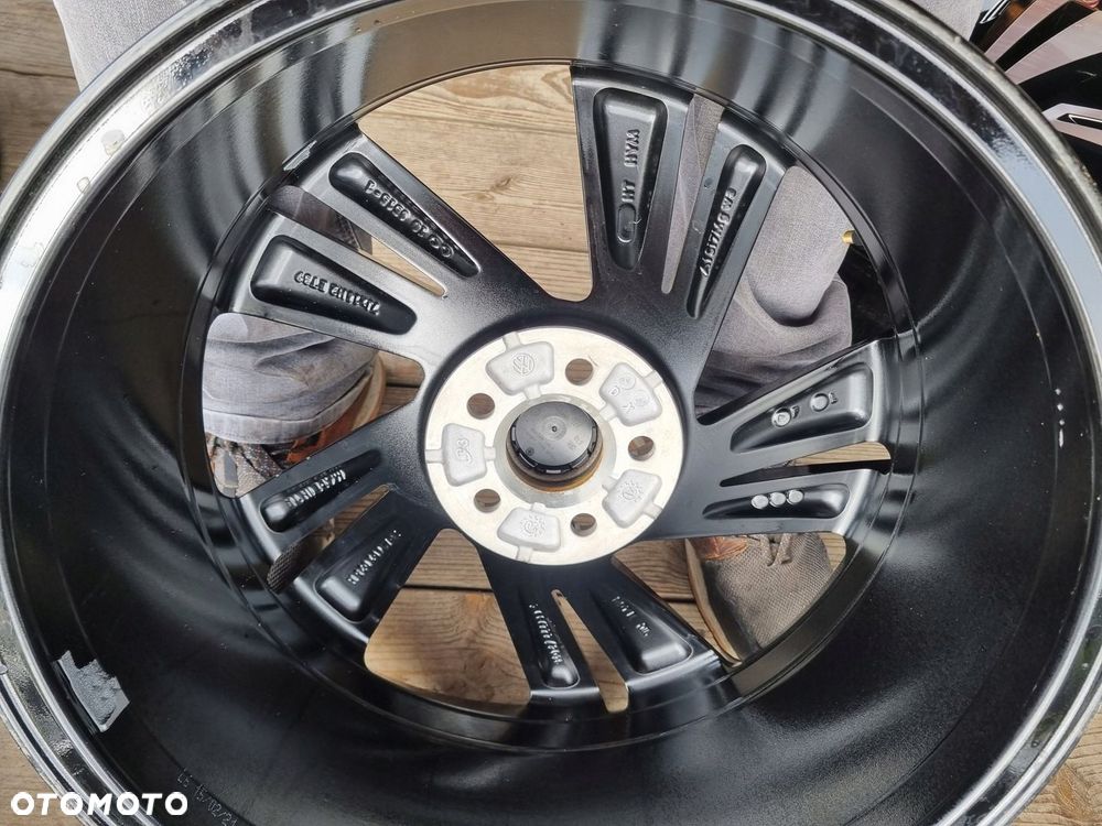VW T-CROSS alufelgi 7JX18H2 ET39 2GM 5X100 super stan 4szt. - 7